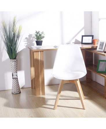 lot-de-4-chaises-scandinaves-blanches-pour-une-salle-a-manger-contemporaine