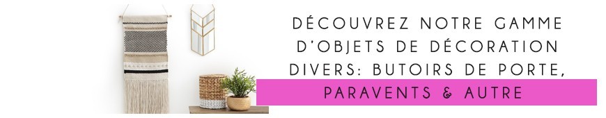 Objets de décoration divers pour un intérieur stylisé